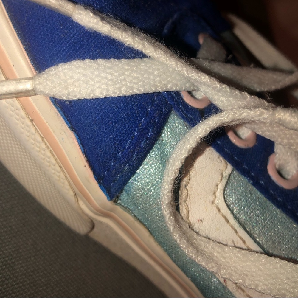 Custom vans - Picture 3 of 4